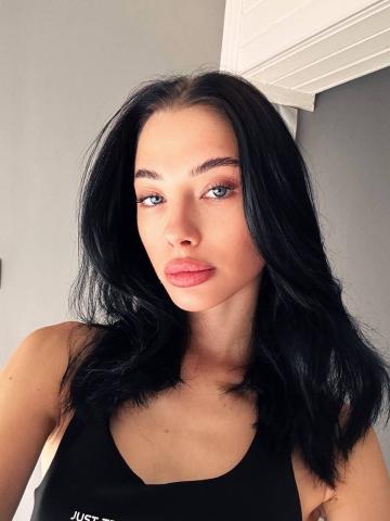 Полина Молодая Брюнетка фото 3